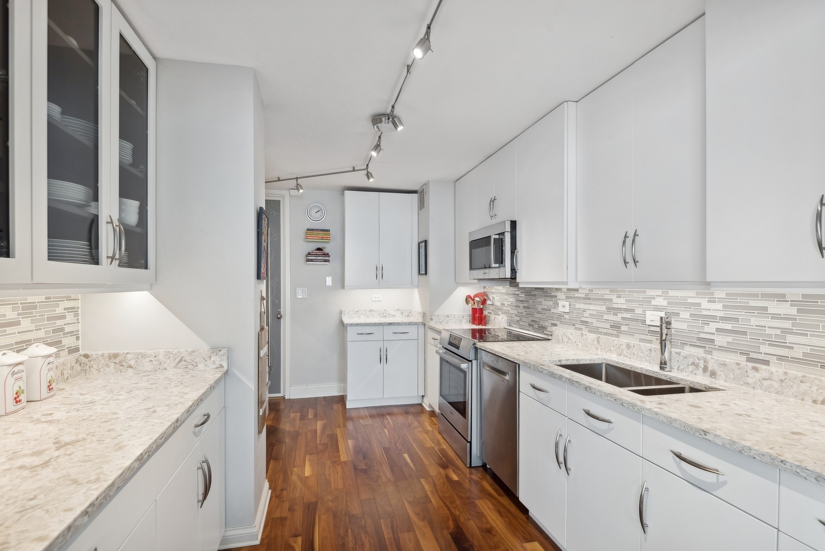 1630 SHERIDAN Road Unit: 10L