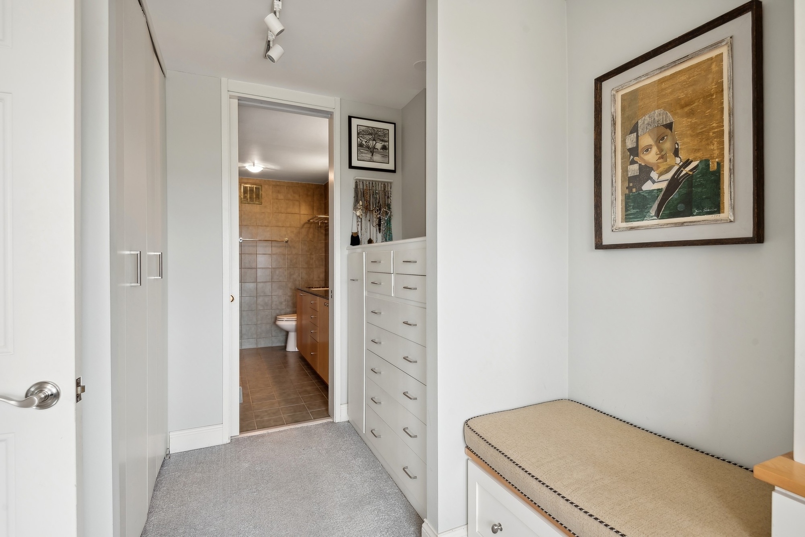 1630 SHERIDAN Road Unit: 10L