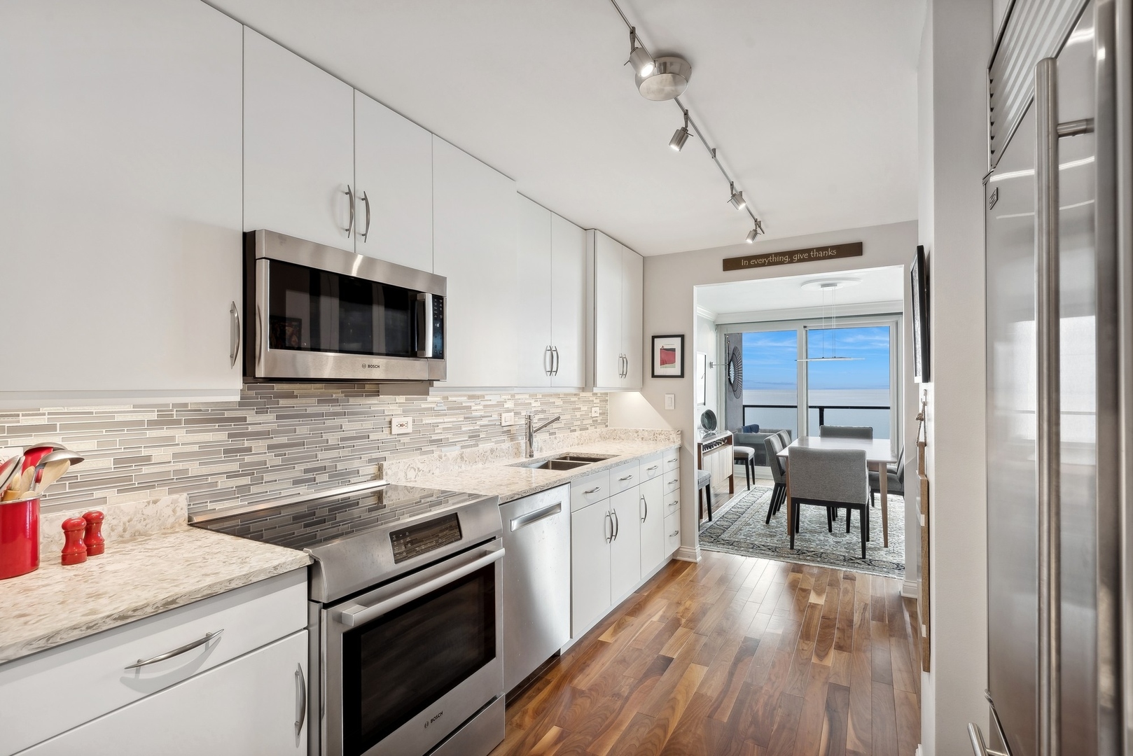 1630 SHERIDAN Road Unit: 10L