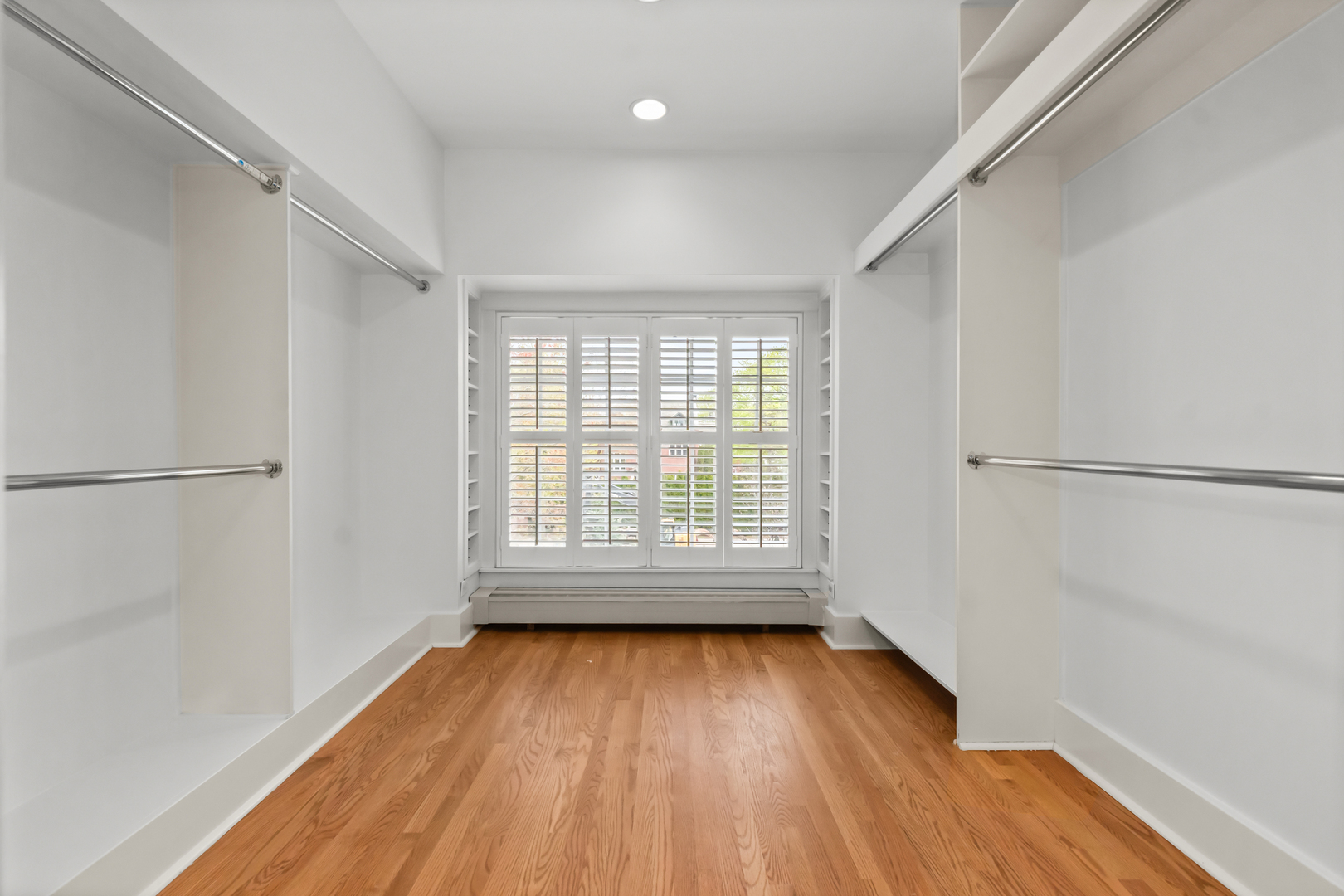 714 SHERIDAN Road