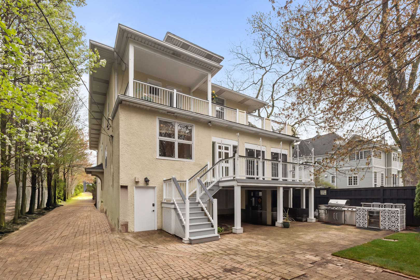 714 SHERIDAN Road
