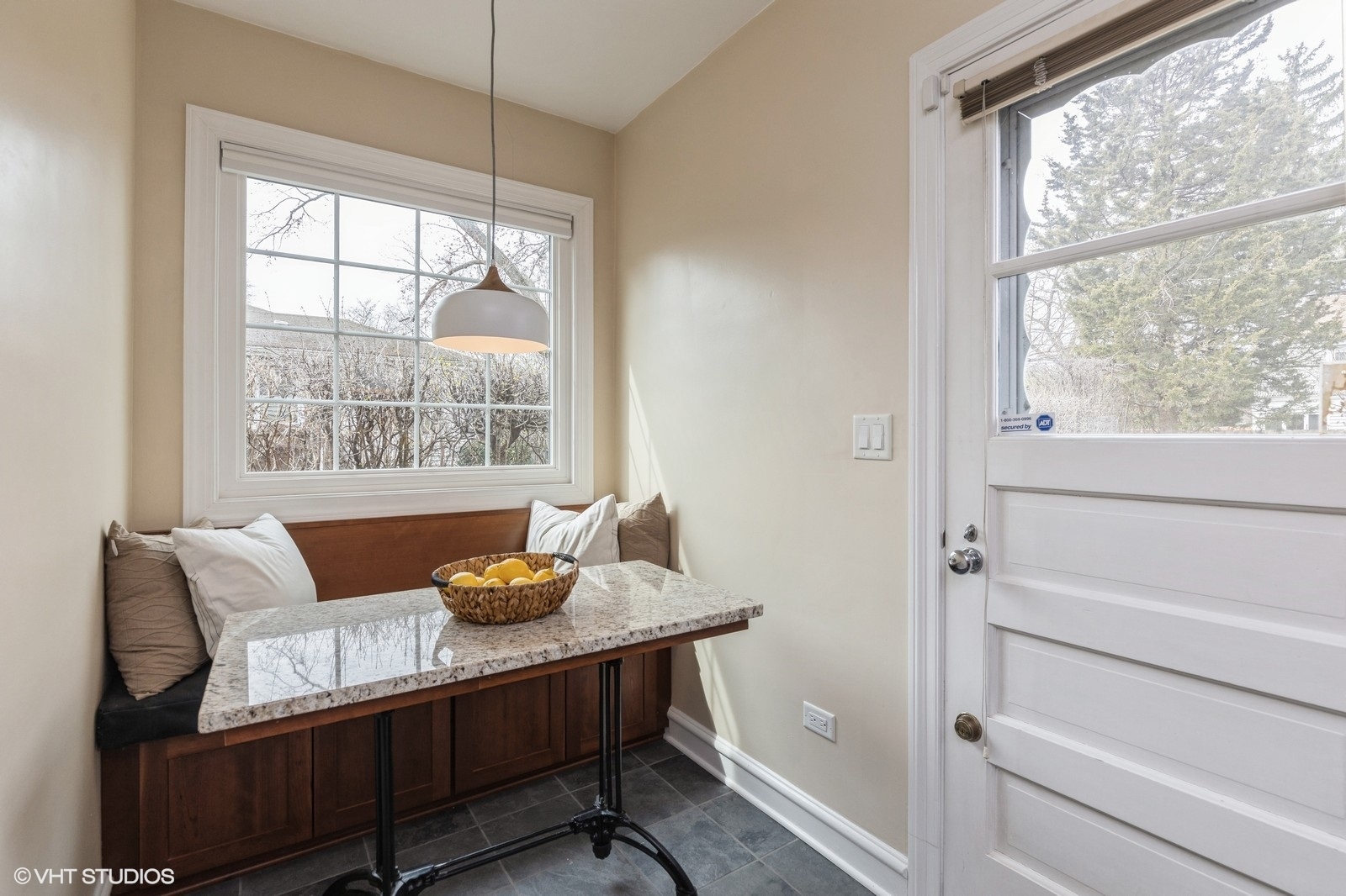 9546 Springfield Avenue