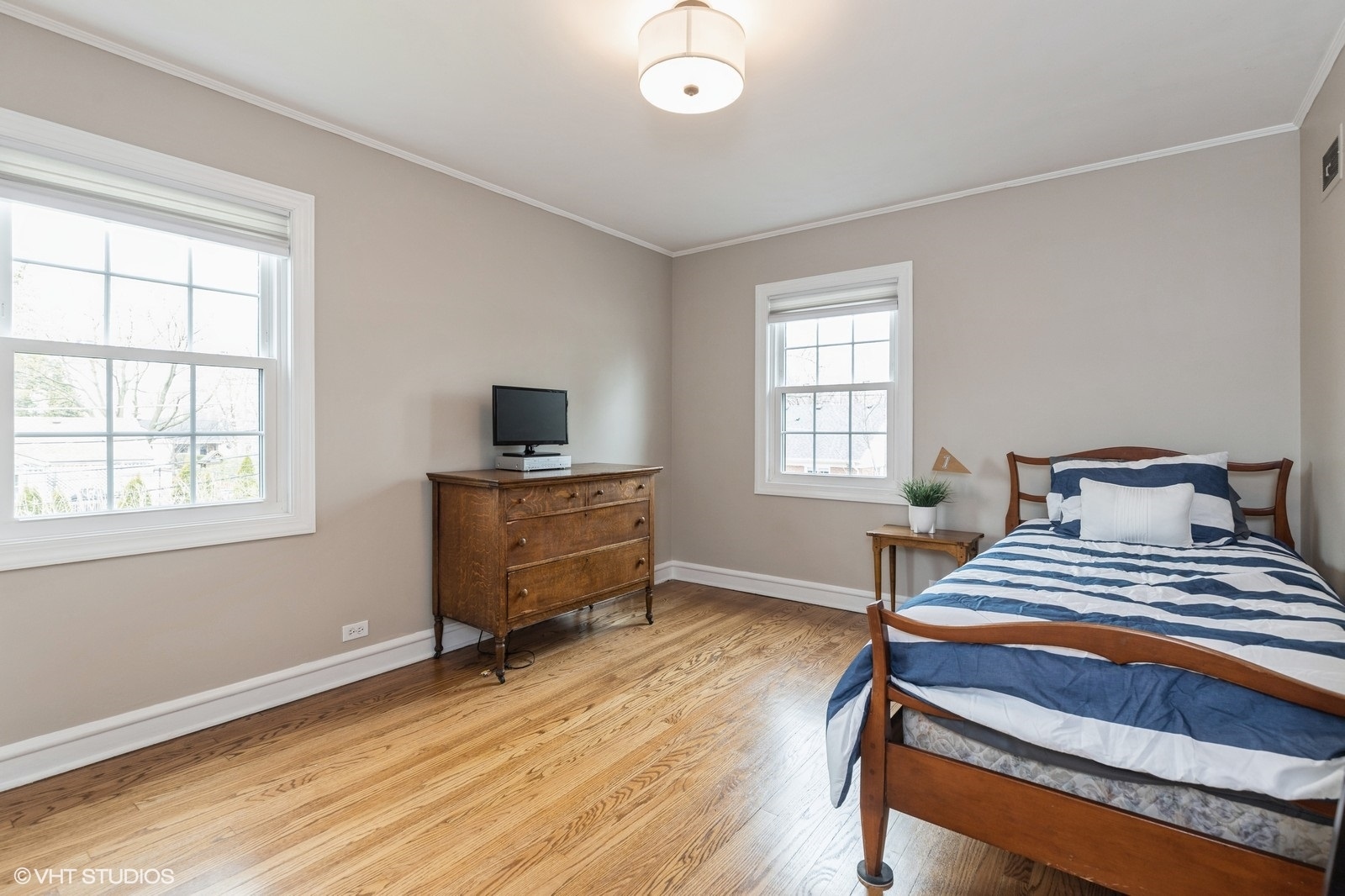 9546 Springfield Avenue