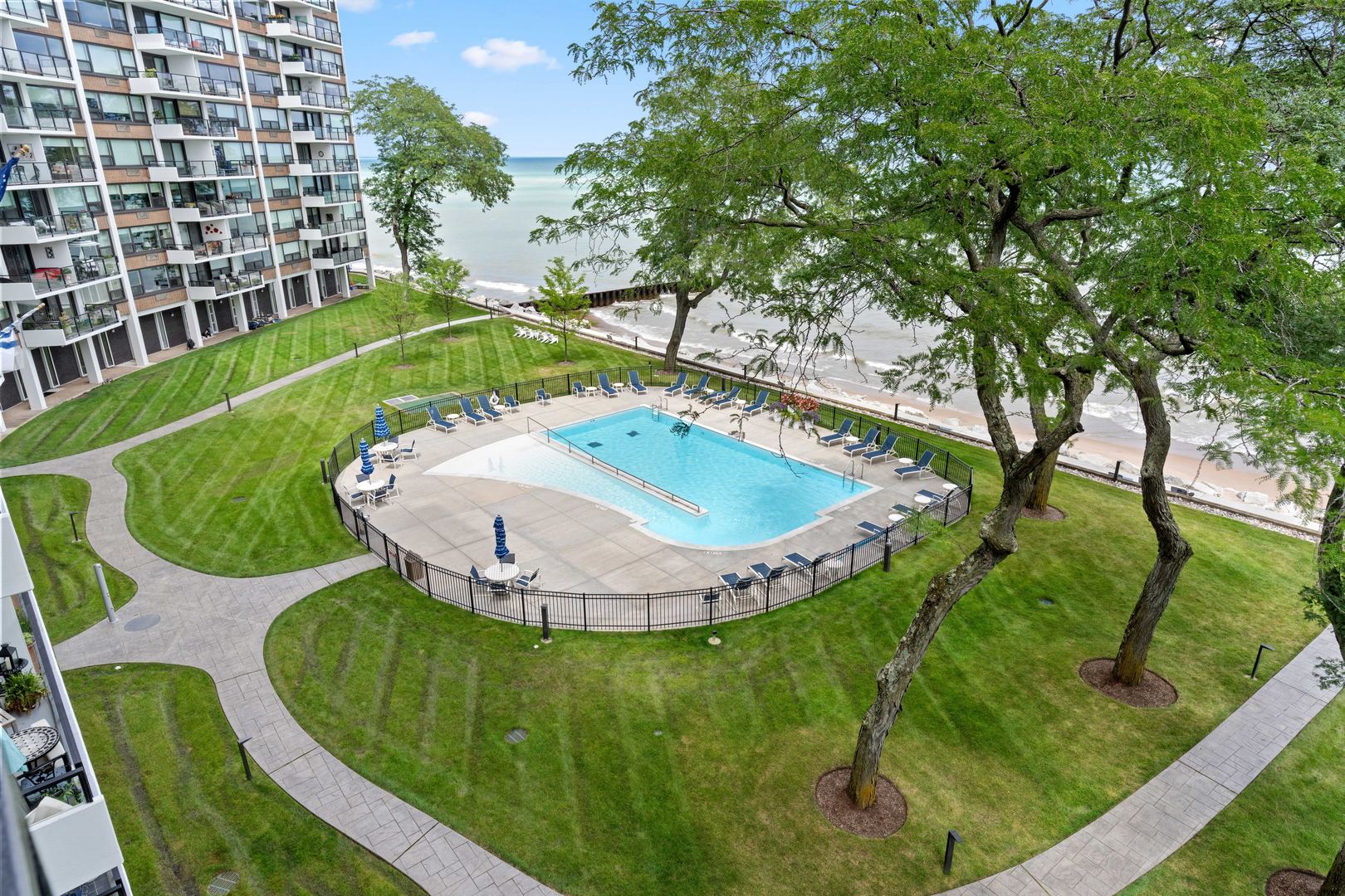1630 Sheridan Road Unit: 4M