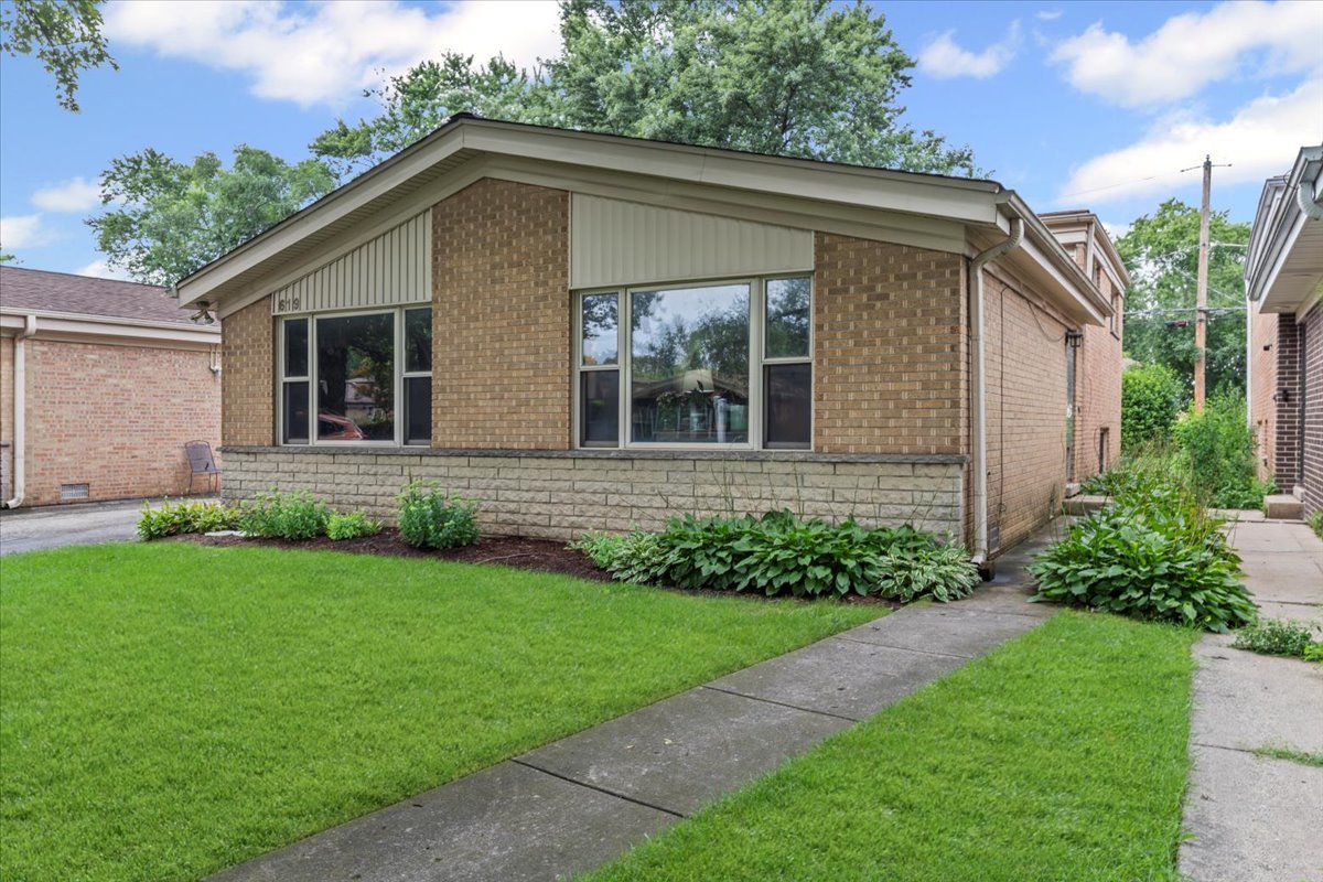 619 Leamington Avenue