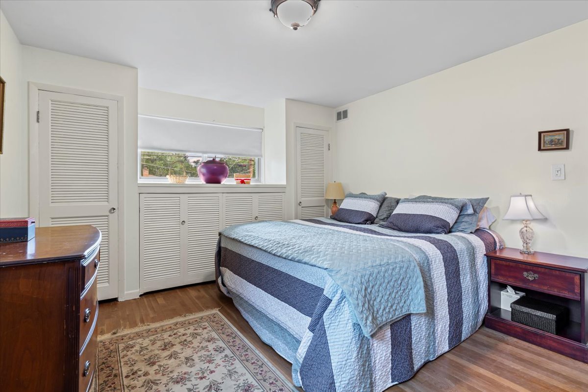 619 Leamington Avenue