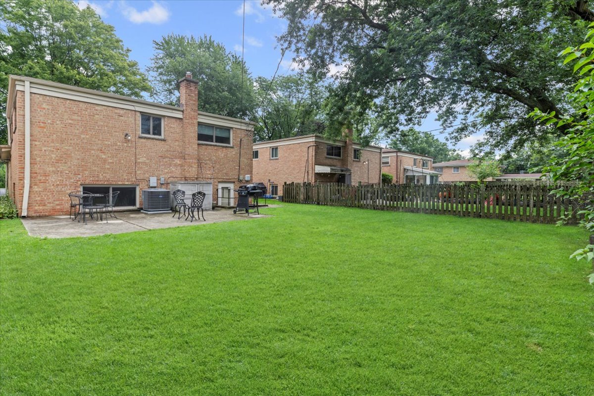 619 Leamington Avenue