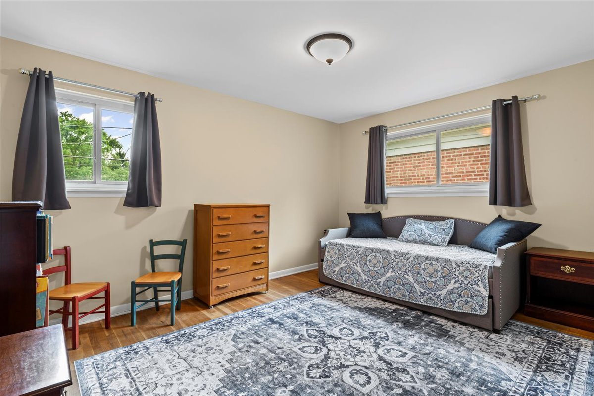 619 Leamington Avenue