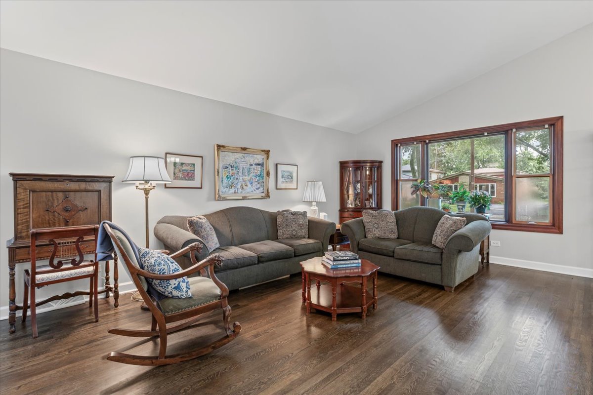 619 Leamington Avenue