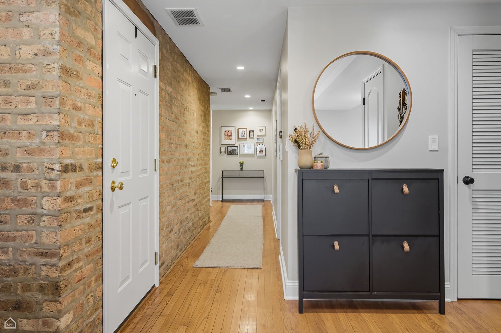 1210 W Roscoe Street Unit: 1