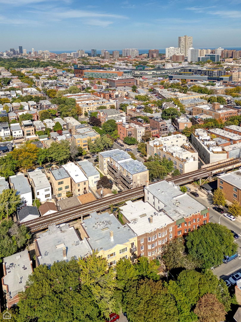 1210 W Roscoe Street Unit: 1