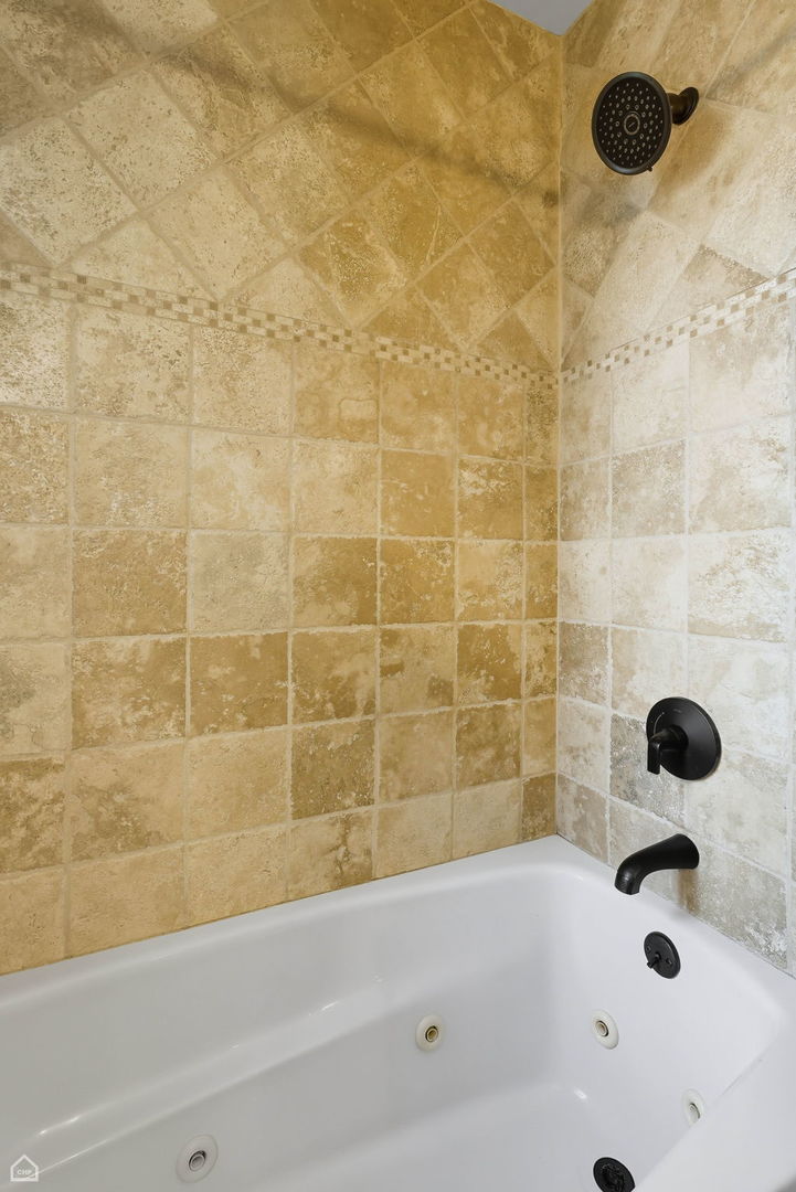 1210 W Roscoe Street Unit: 1