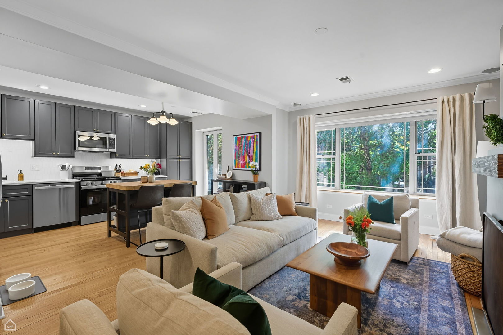 1210 W Roscoe Street Unit: 1