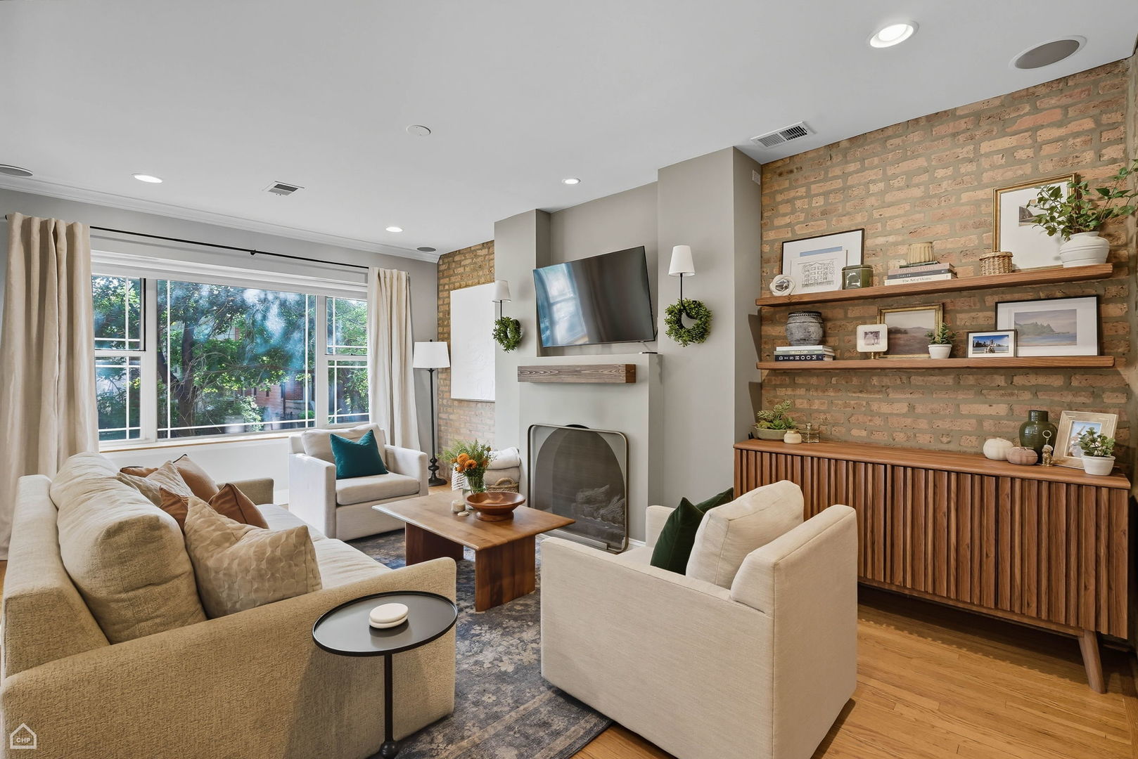 1210 W Roscoe Street Unit: 1