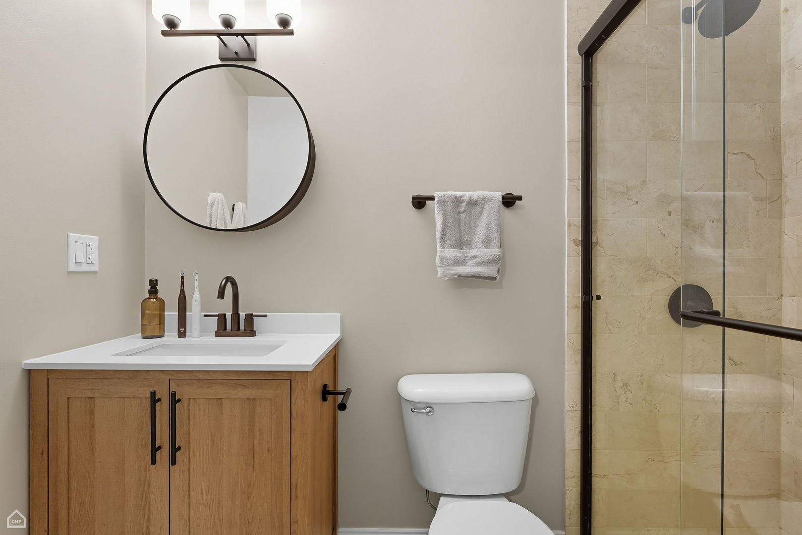 1210 W Roscoe Street Unit: 1