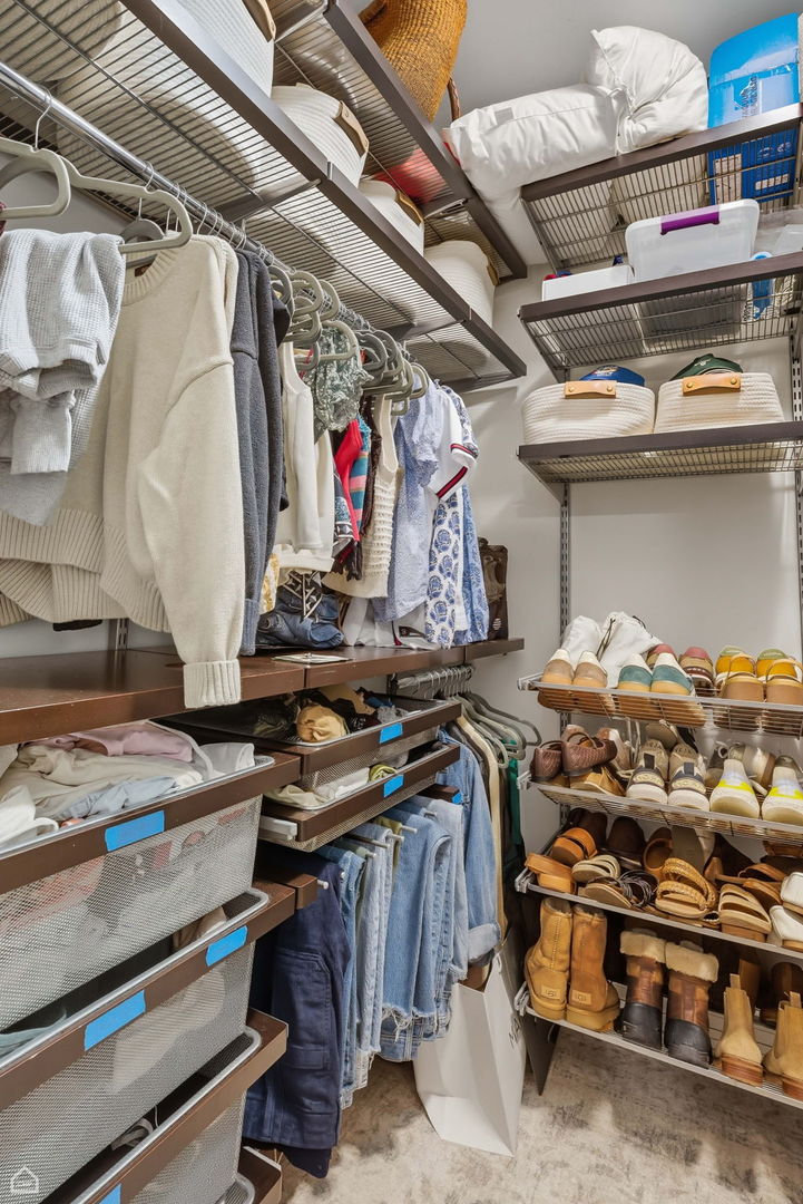 1210 W Roscoe Street Unit: 1