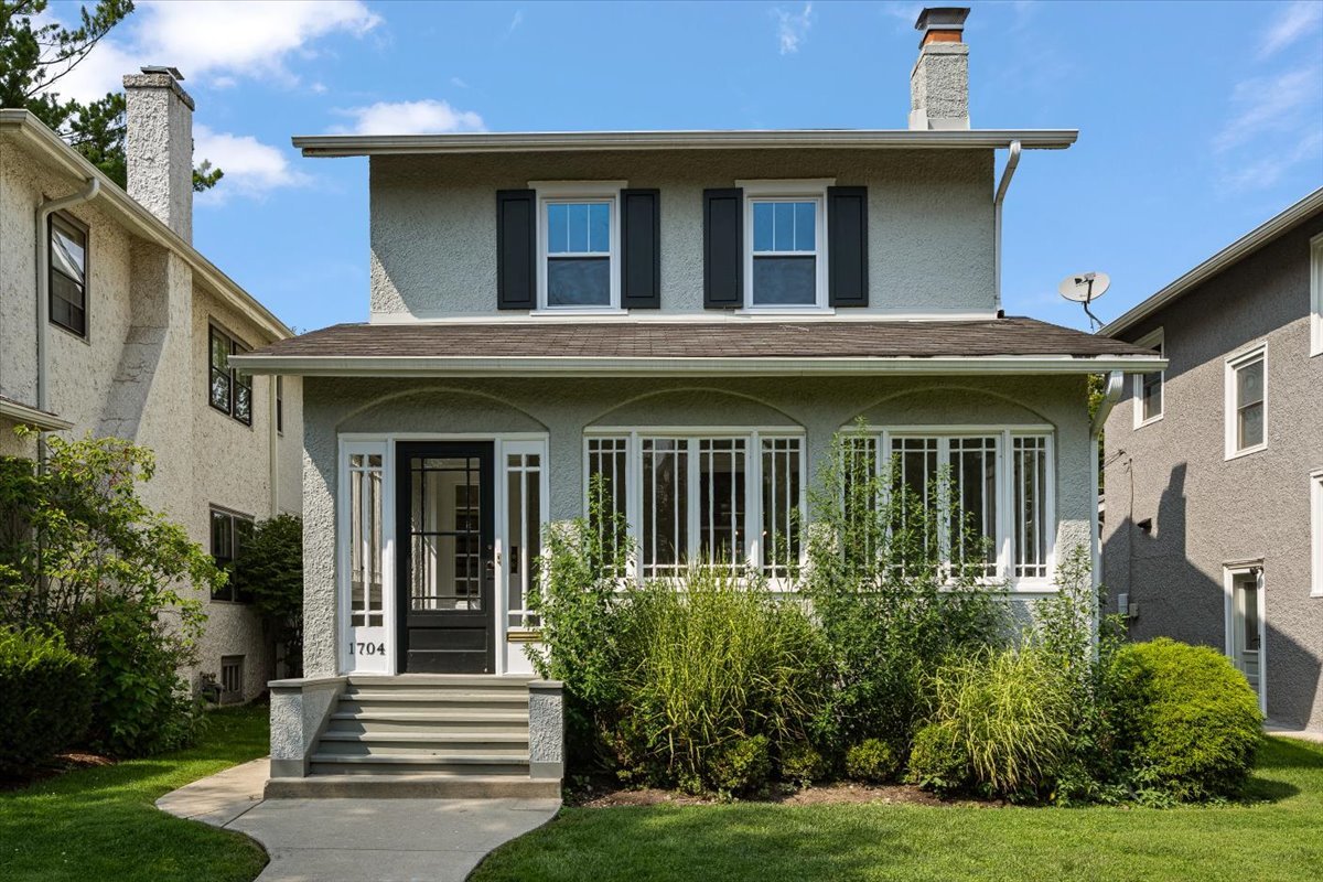 1704 Walnut Avenue