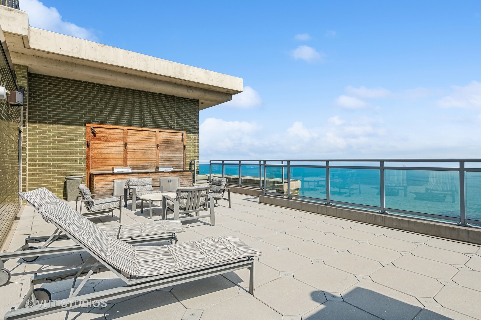 1040 N Lake Shore Drive Unit: 29B
