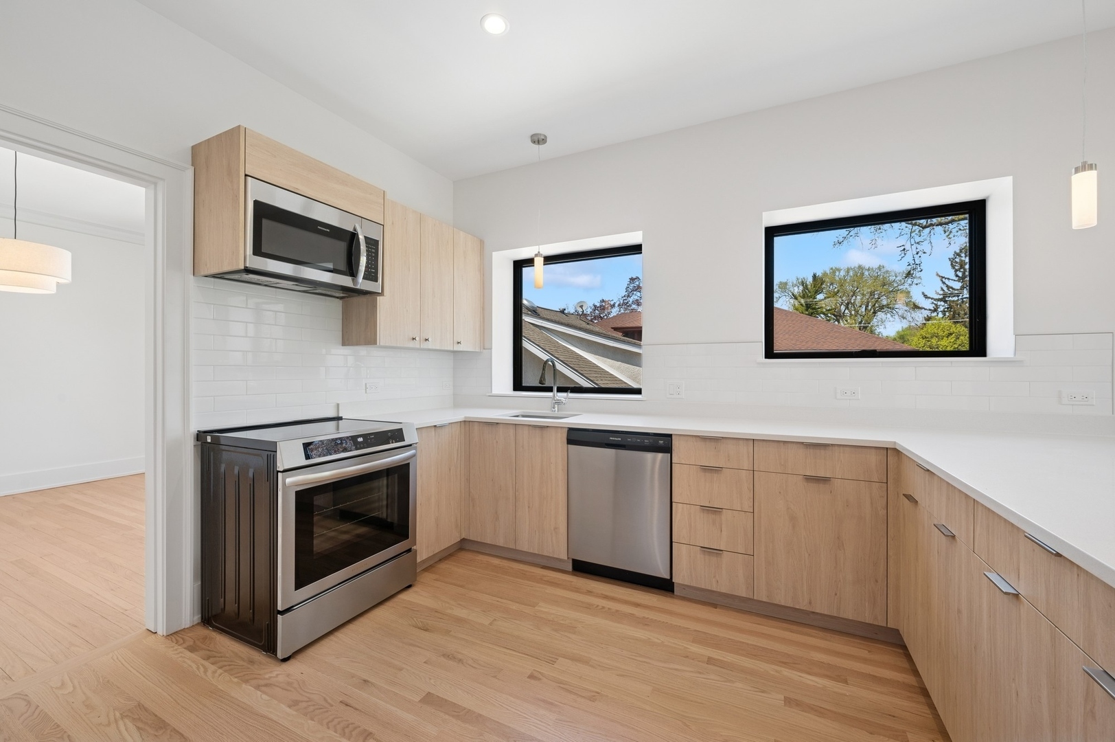 2755 Eastwood Avenue Unit: 2