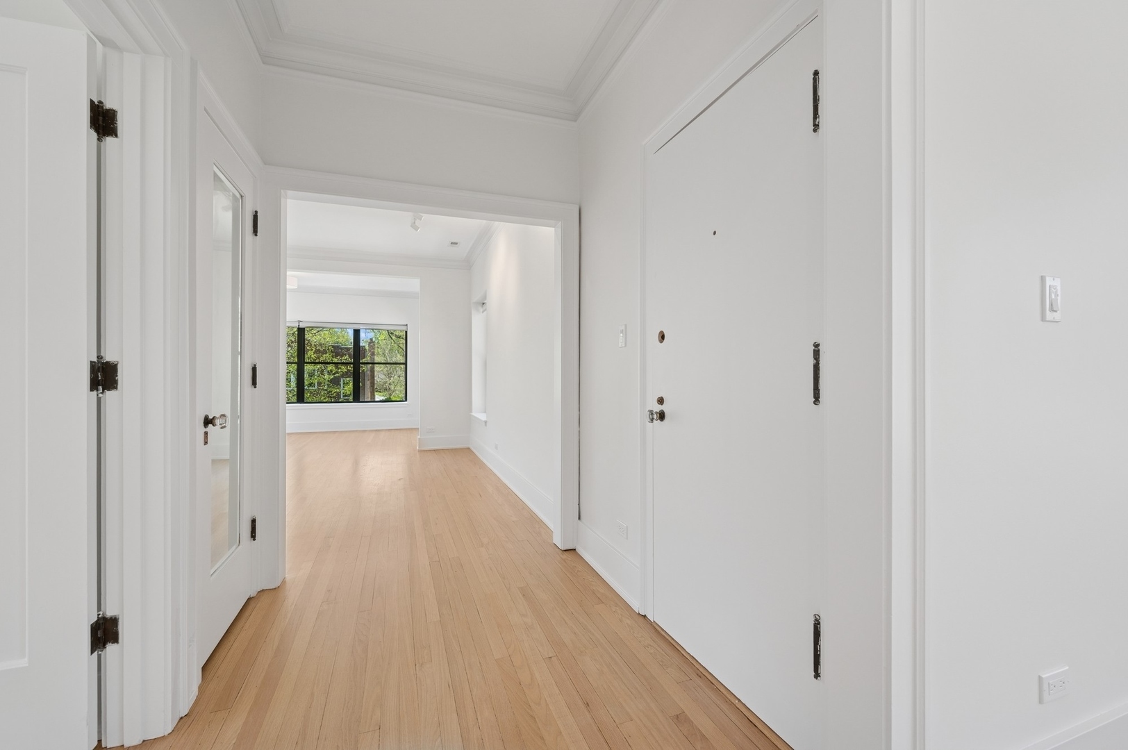 2755 Eastwood Avenue Unit: 2