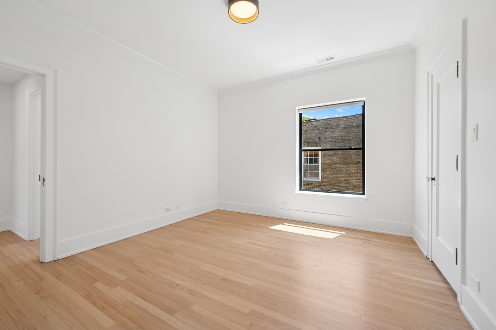 2755 Eastwood Avenue Unit: 2