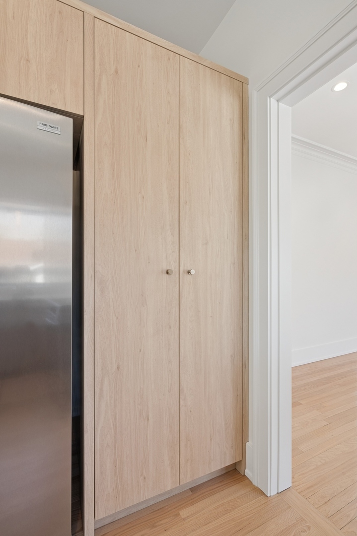 2755 Eastwood Avenue Unit: 2