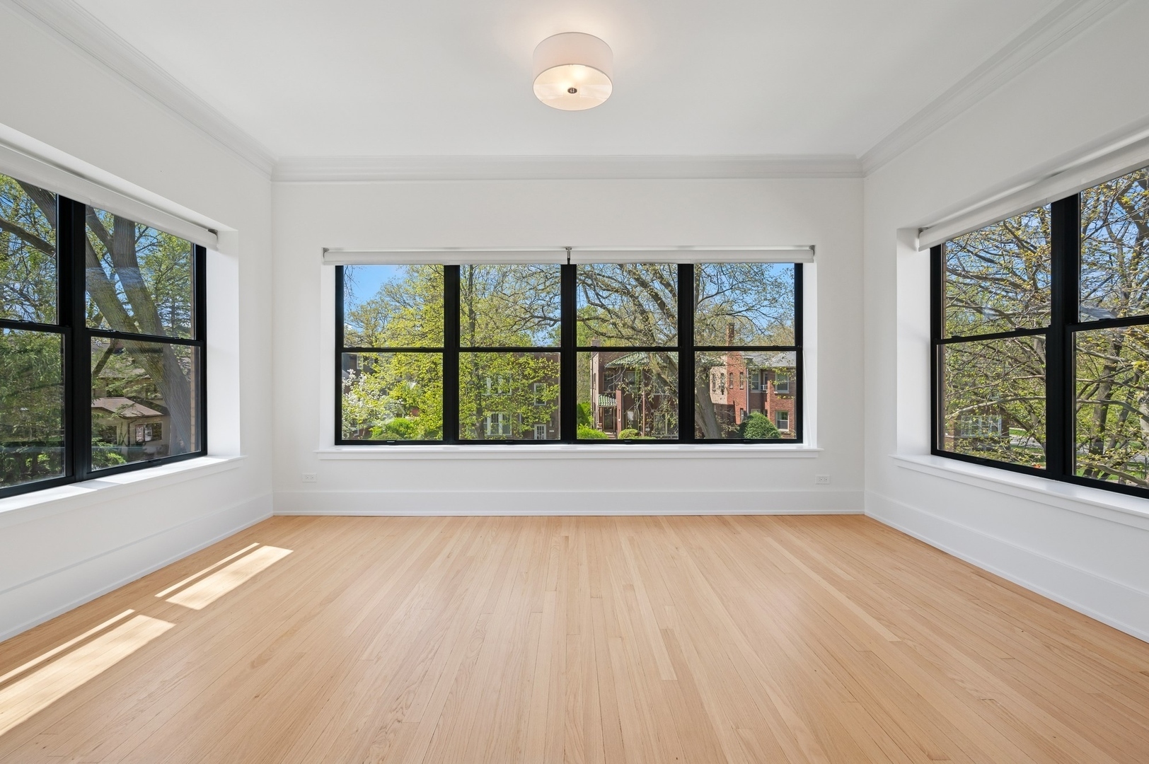 2755 Eastwood Avenue Unit: 2