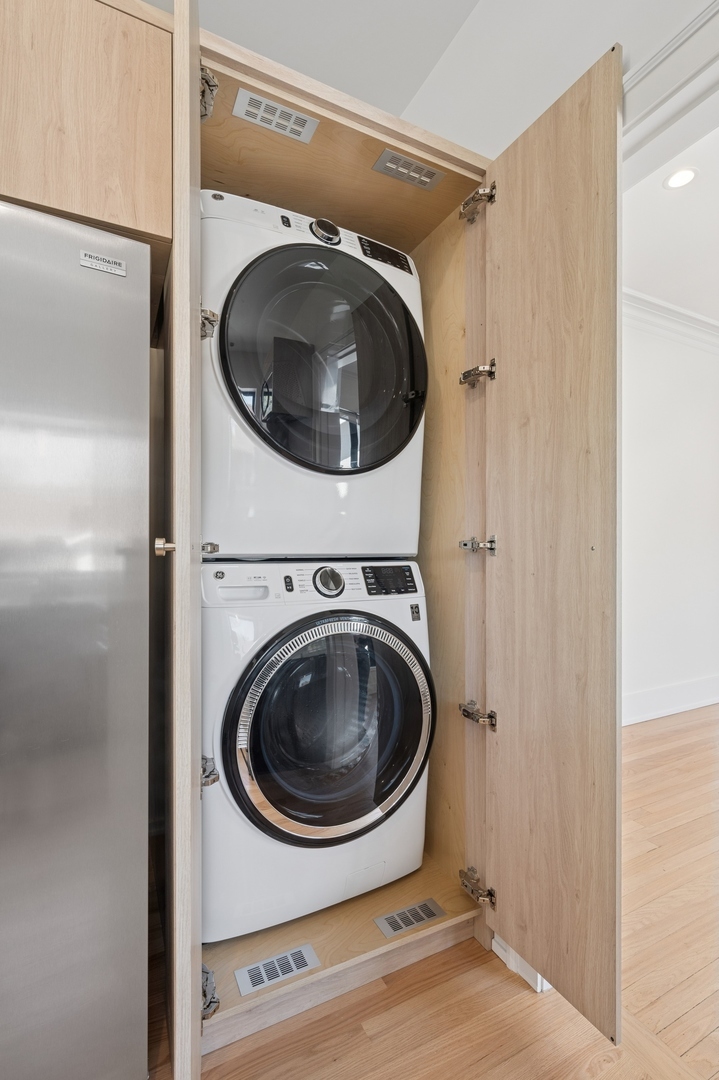 2755 Eastwood Avenue Unit: 2