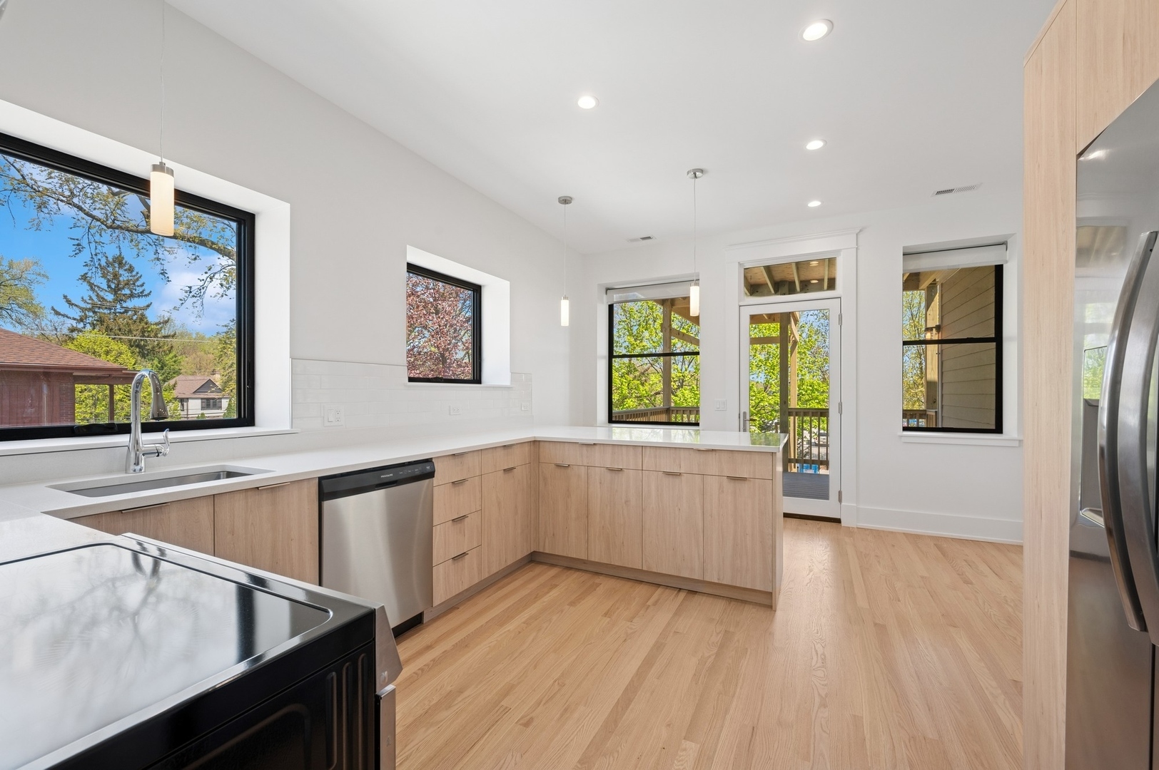 2755 Eastwood Avenue Unit: 2