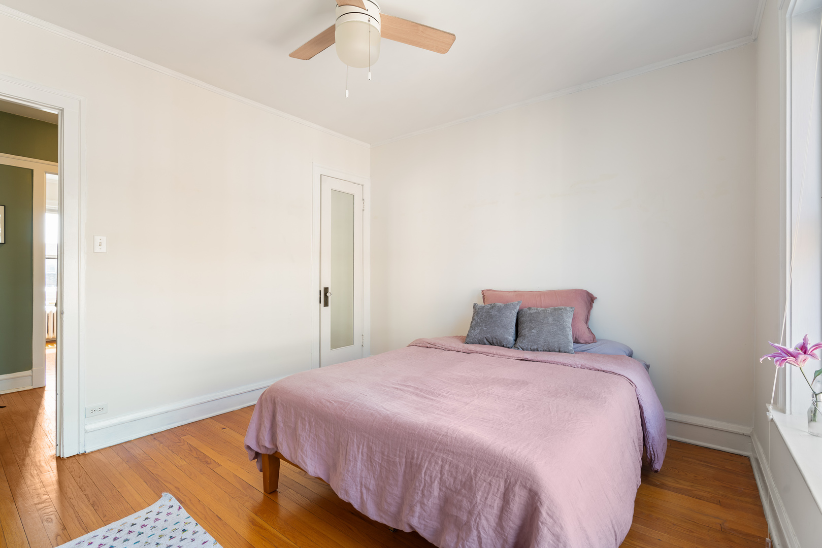 719 Hinman Avenue Unit: 3E