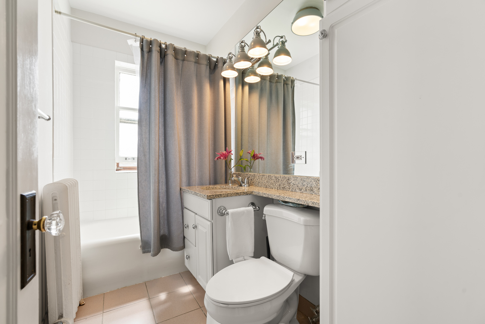 719 Hinman Avenue Unit: 3E