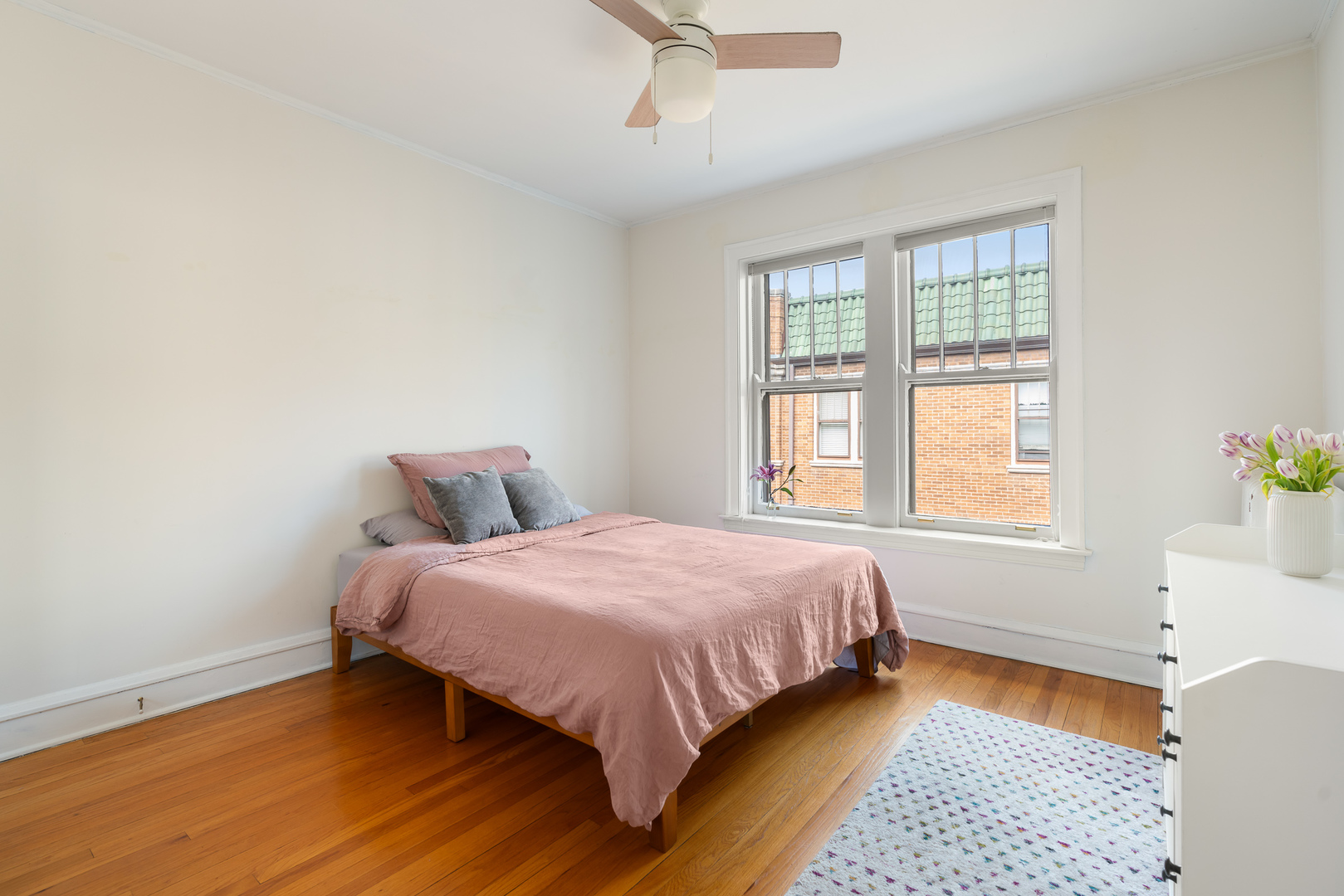 719 Hinman Avenue Unit: 3E