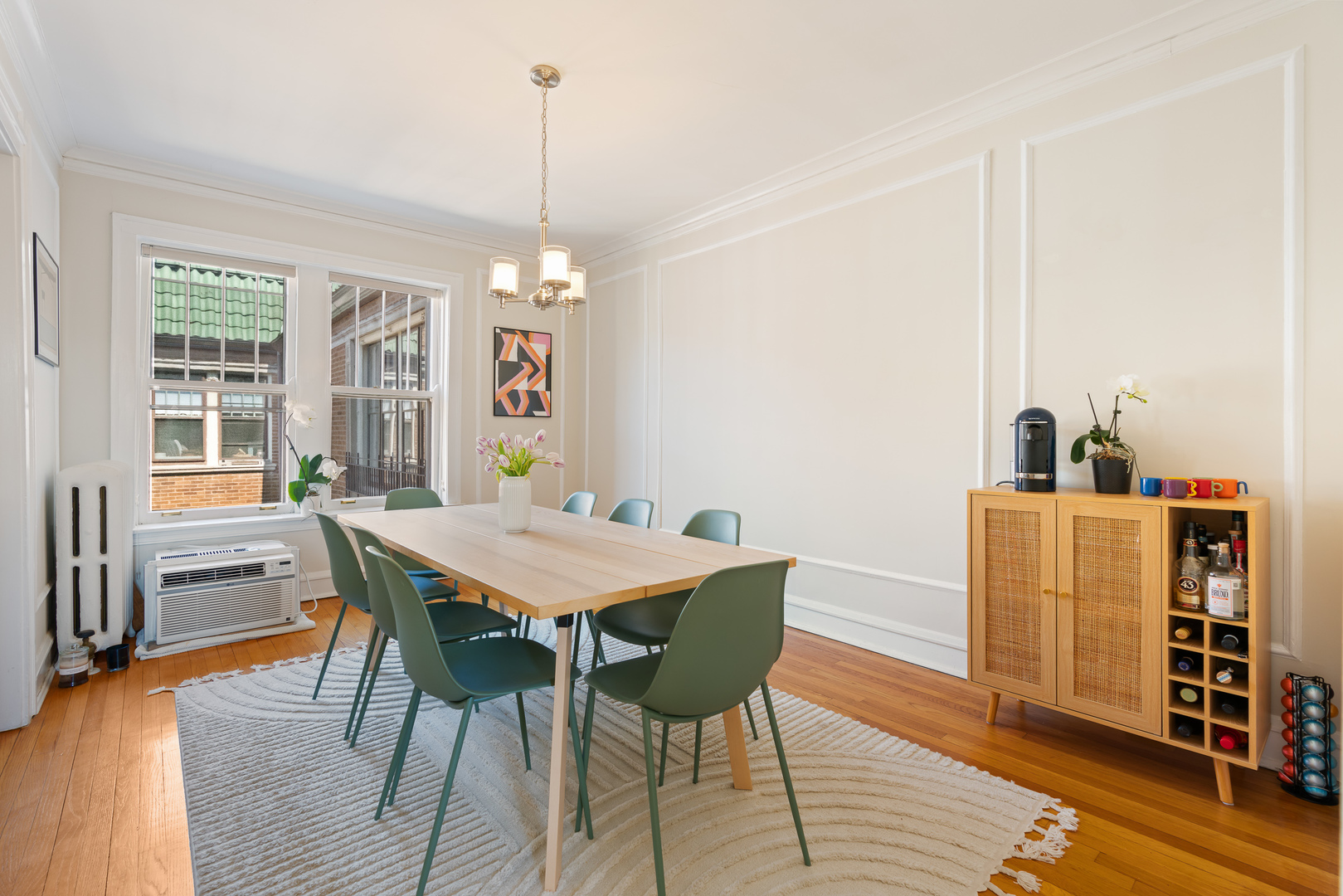 719 Hinman Avenue Unit: 3E