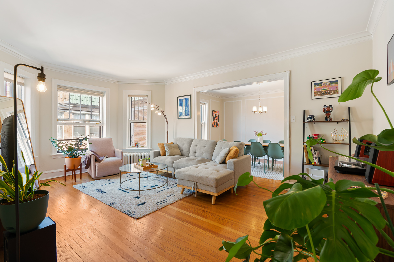 719 Hinman Avenue Unit: 3E