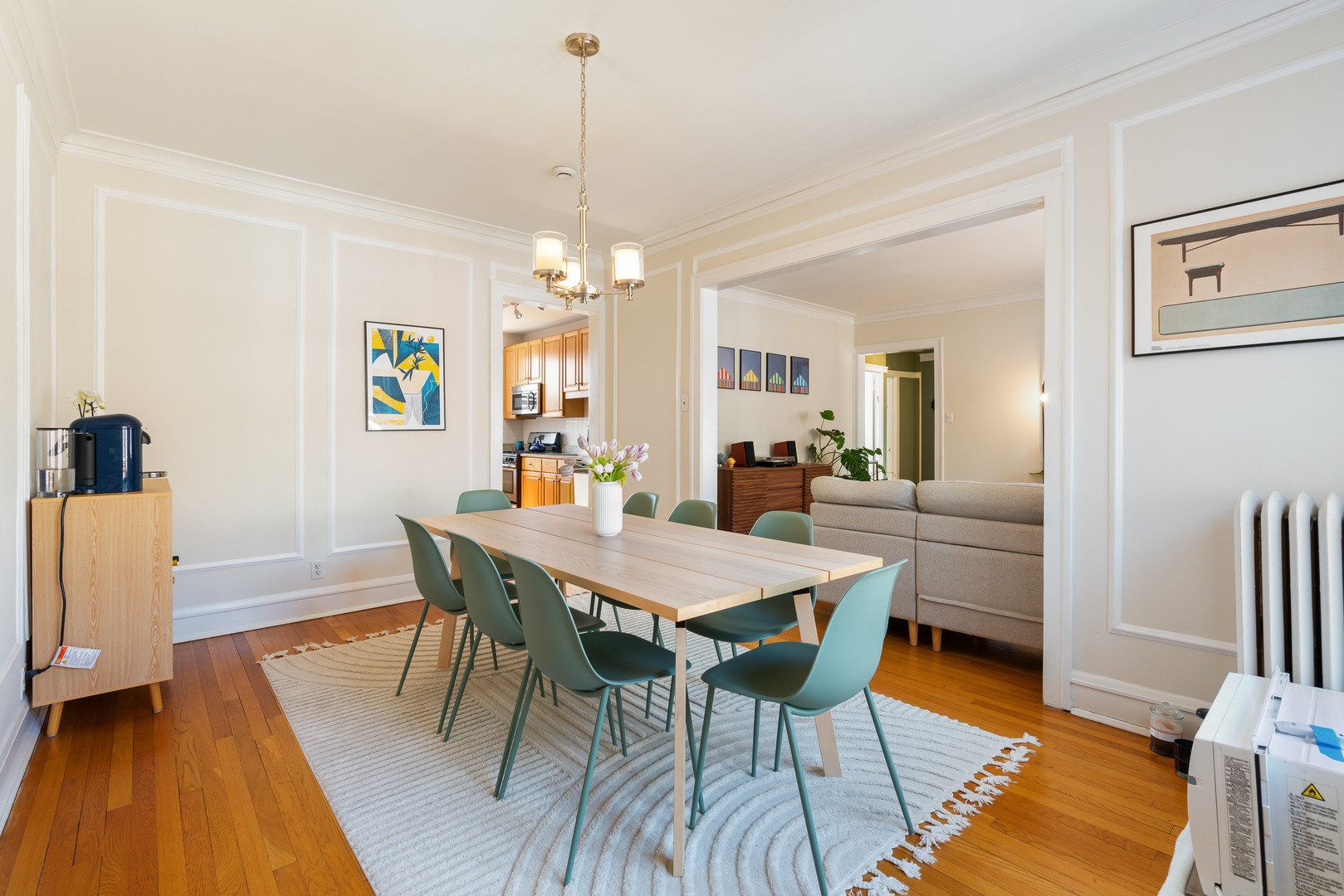 719 Hinman Avenue Unit: 3E
