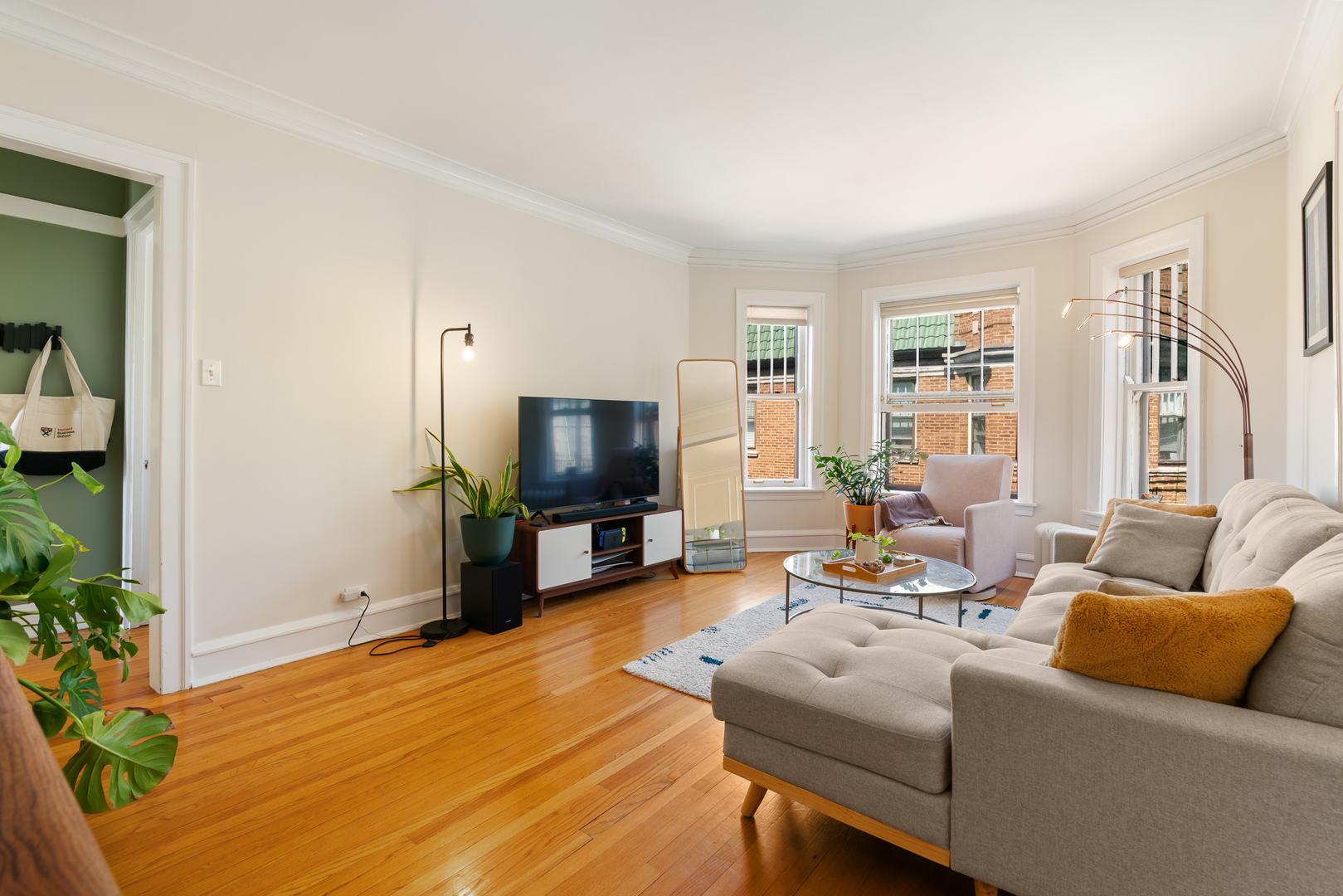 719 Hinman Avenue Unit: 3E
