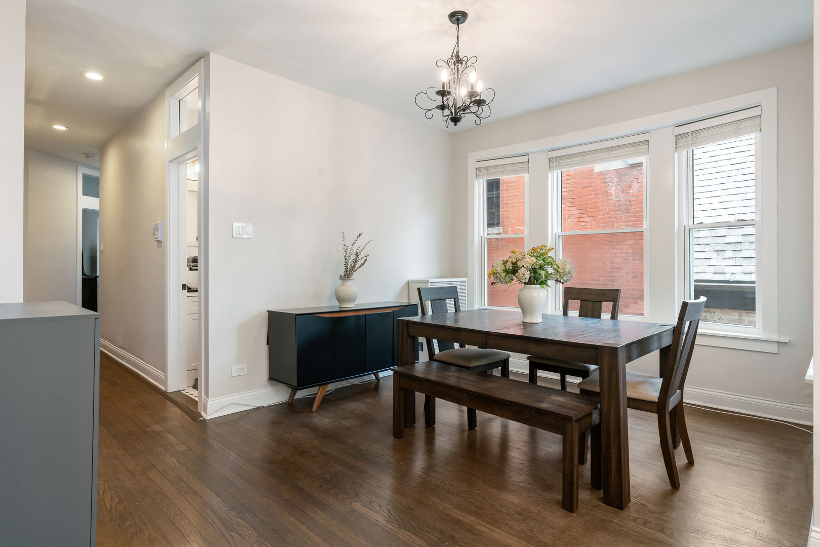 445 W SURF Street Unit: 3E