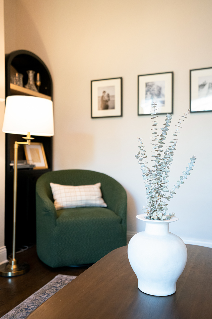 445 W SURF Street Unit: 3E