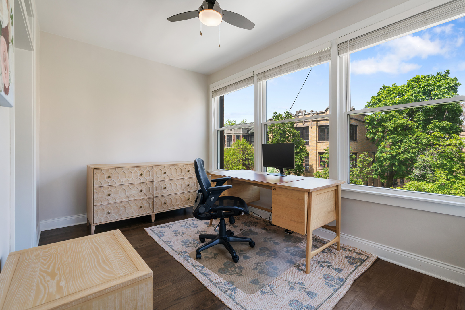 445 W SURF Street Unit: 3E