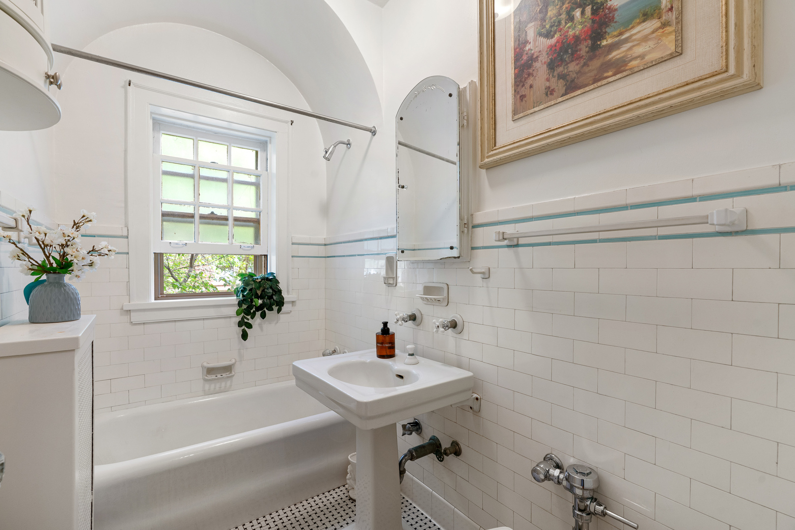 496 Sheridan Road Unit: 1