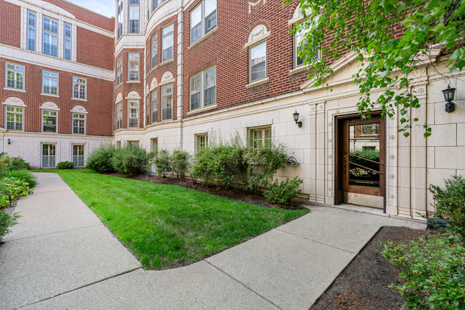 496 Sheridan Road Unit: 1