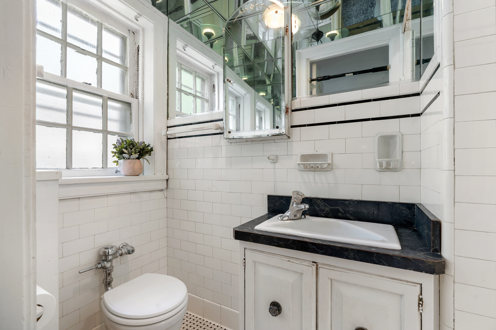 496 Sheridan Road Unit: 1