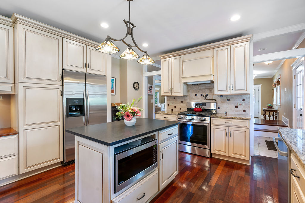 216 4th Street
