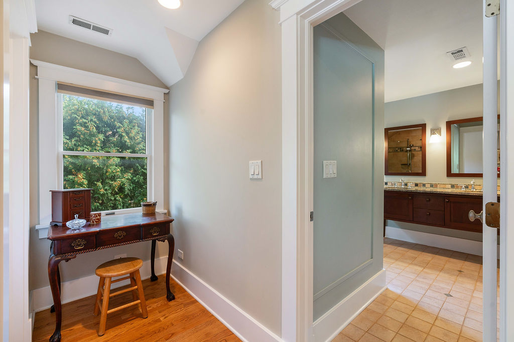 216 4th Street