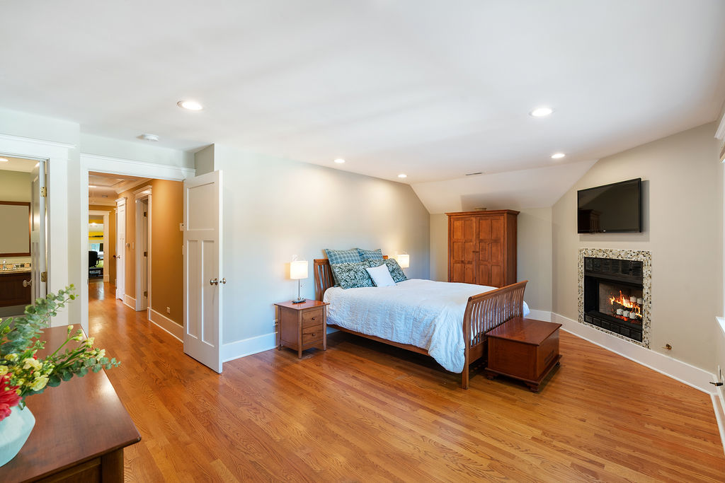 216 4th Street
