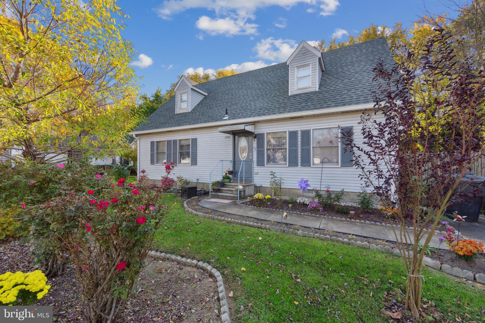 1408 Hopkins Ave