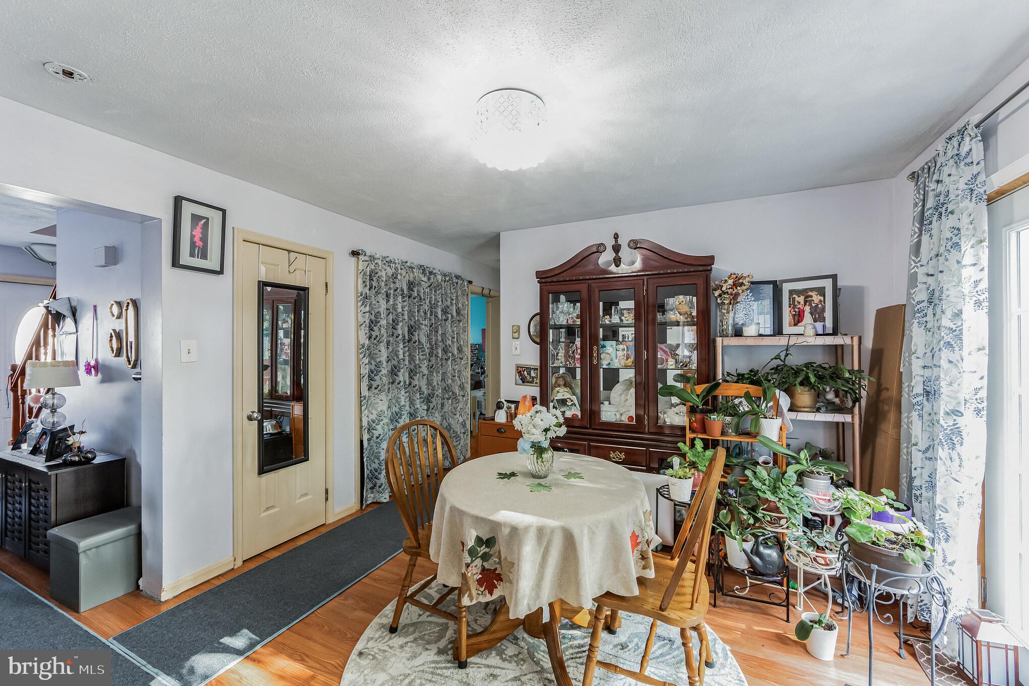 1408 Hopkins Ave