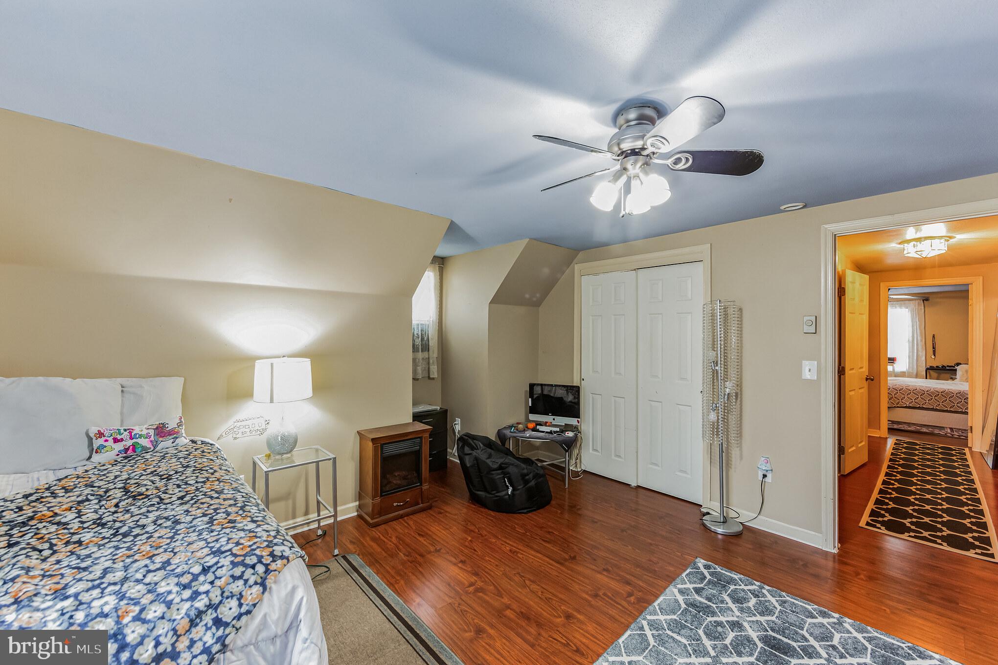 1408 Hopkins Ave