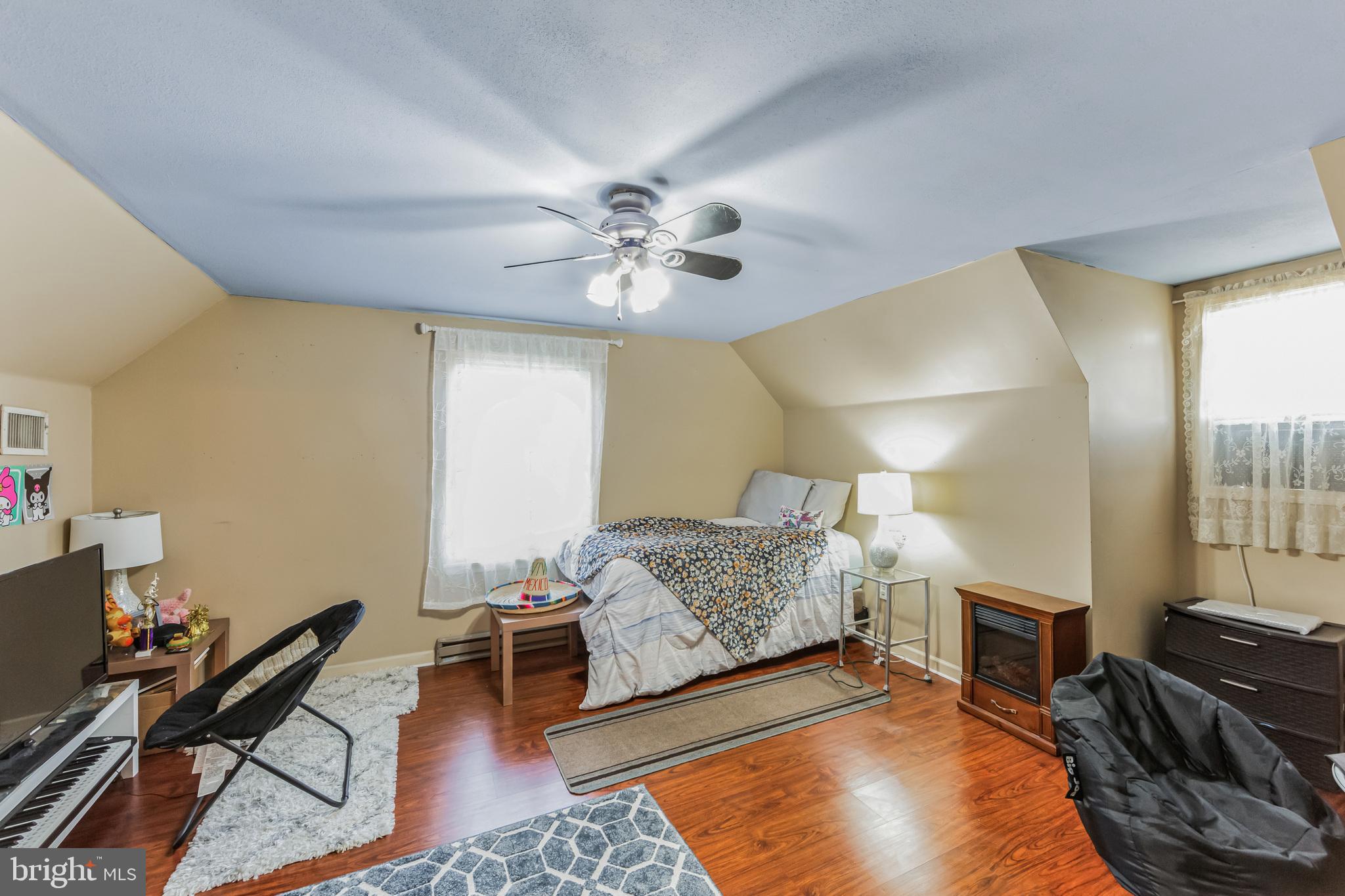 1408 Hopkins Ave