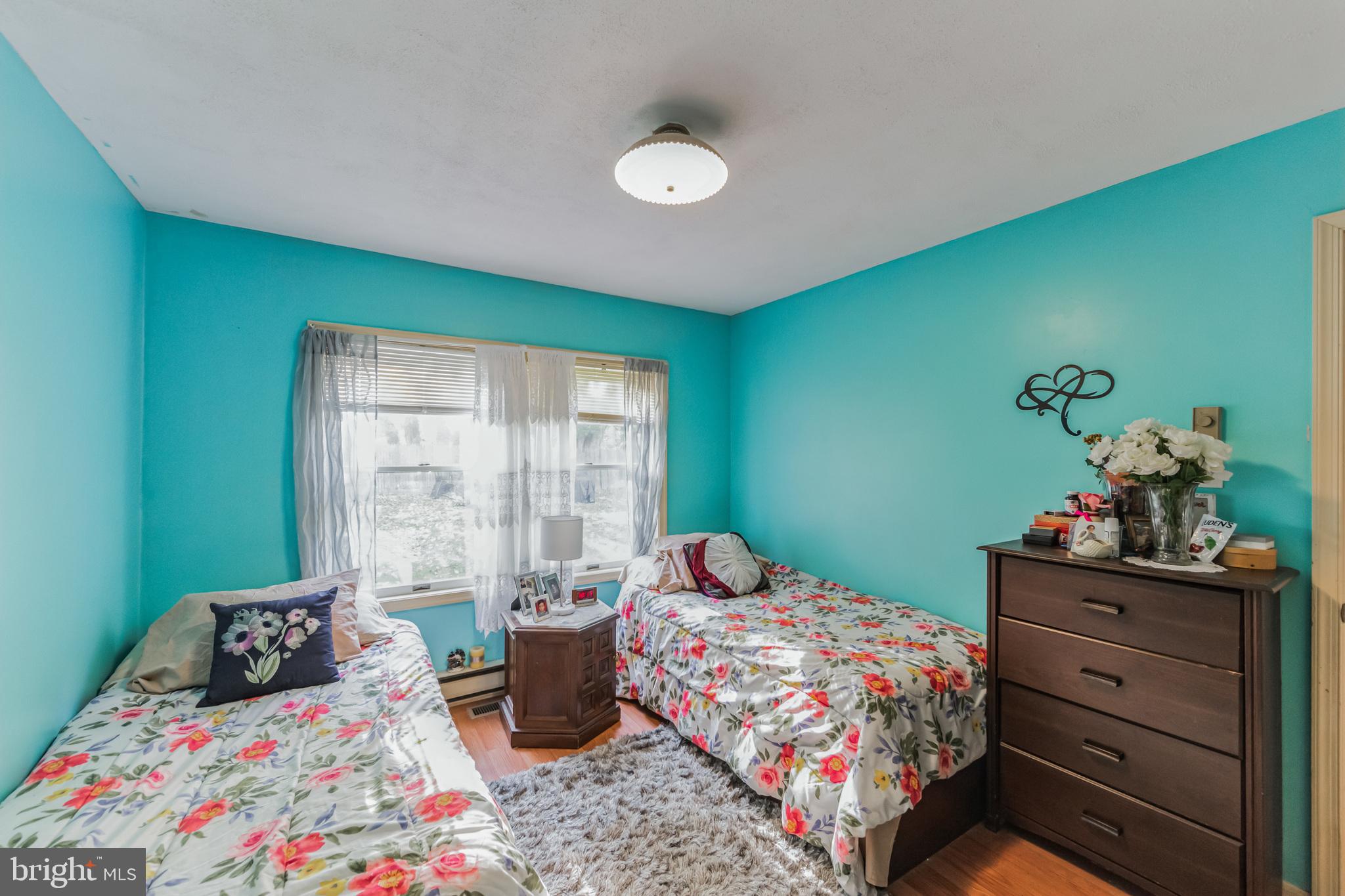 1408 Hopkins Ave